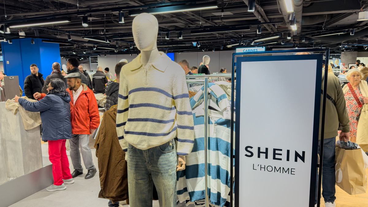 Intérieur de la première boutique physique de la marque asiatique de fast fashion Shein dans le grand magasin BHV Marais le 10 novembre 2025 à Paris, France. (Photo by Victor LOCHON/Gamma-Rapho via Getty Images)