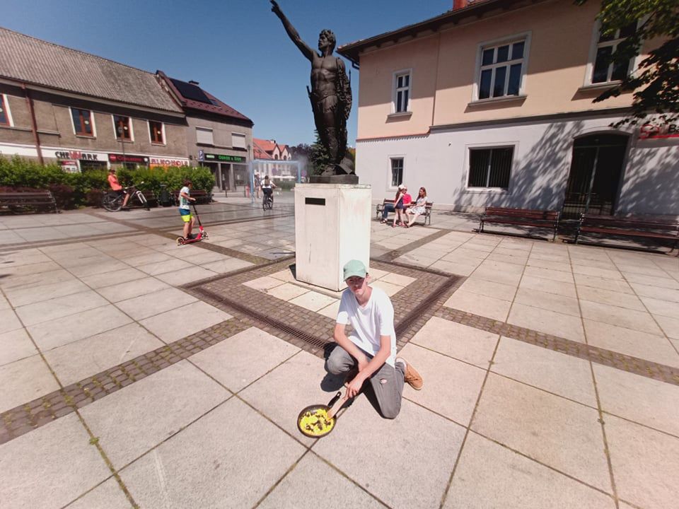 W letni dzień temperatury w centrum Krzeszowic pozbawionym zieleni sięgają nawet 60 stopni Celsjusza.(Fot: Arch. prywatne)