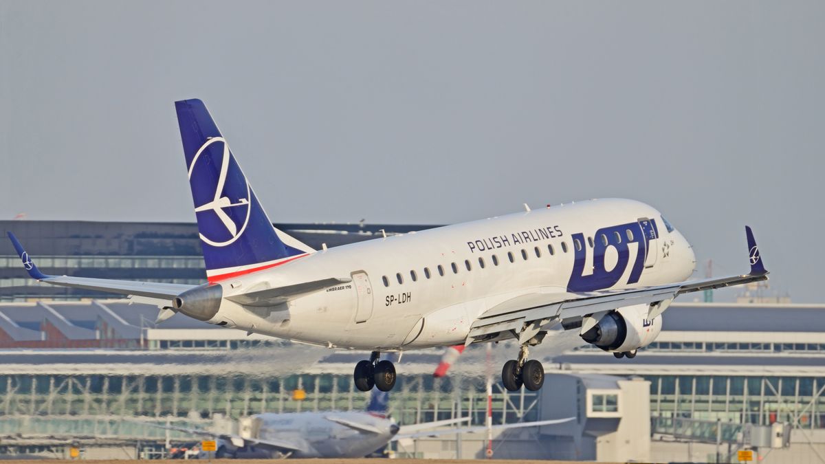Lotnisko Chopina i port lotniczy w Modlinie unikną paraliżu. Jest porozumienie kontrolerów i PAŻP