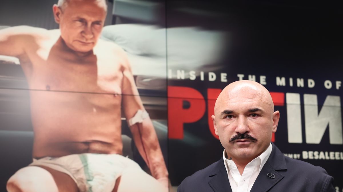 Warszawa, 05.02.2024. Reżyser Patryk Vega podczas konferencji w Centrum Prasowym PAP w Warszawie, 5 bm. Spotkanie zapowiadało premierę filmu "Putin". (amb) PAP/Szymon Pulcyn