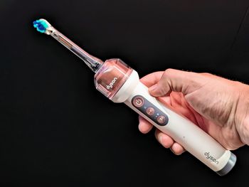 2 tys. zł za szczoteczkę i taki problem. Dyson wycofuje CameraJet