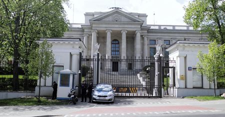 Rosjanie znów oburzeni. Twierdzą, że "zaatakowano rosyjską ambasadę w Warszawie"
