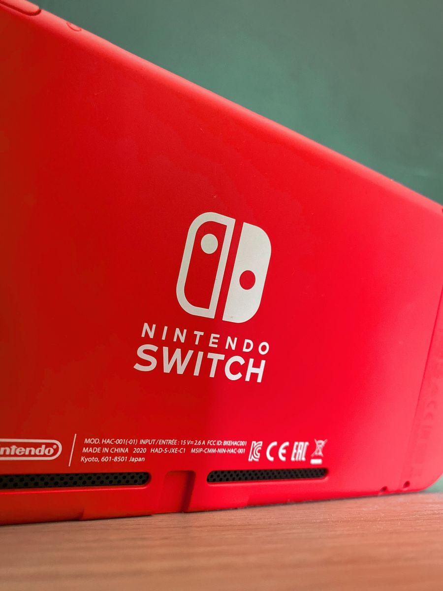 Nintendo Switch od tyłu