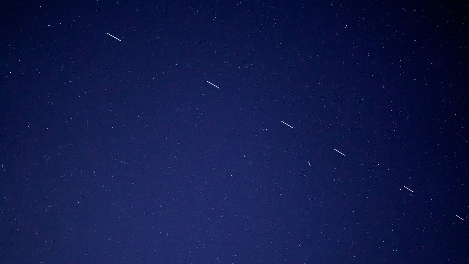 Satelity Starlink ponownie widoczne na niebie
