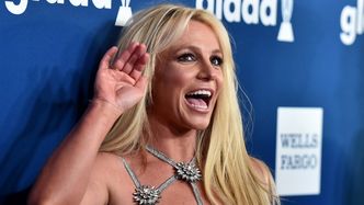 Wyzwolona Britney Spears wrzuciła zdjęcie w KORONKOWEJ BIELIŹNIE. Jest się o co martwić?