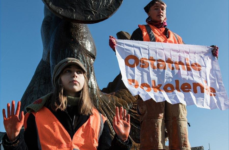 Last Generation activists who splashed dye on Warsaw’s Mermaid s