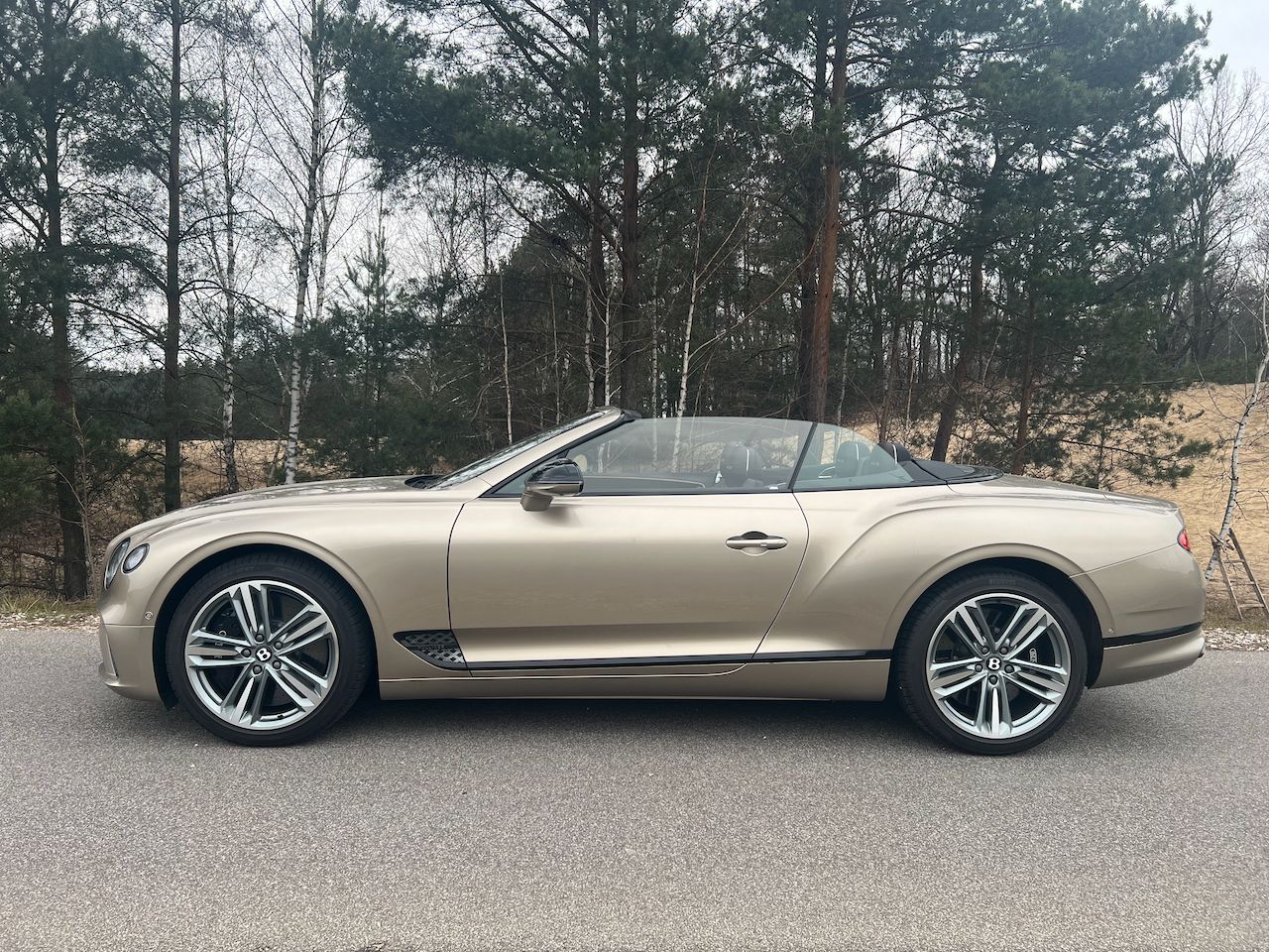 Bentley GTC Mulliner W12