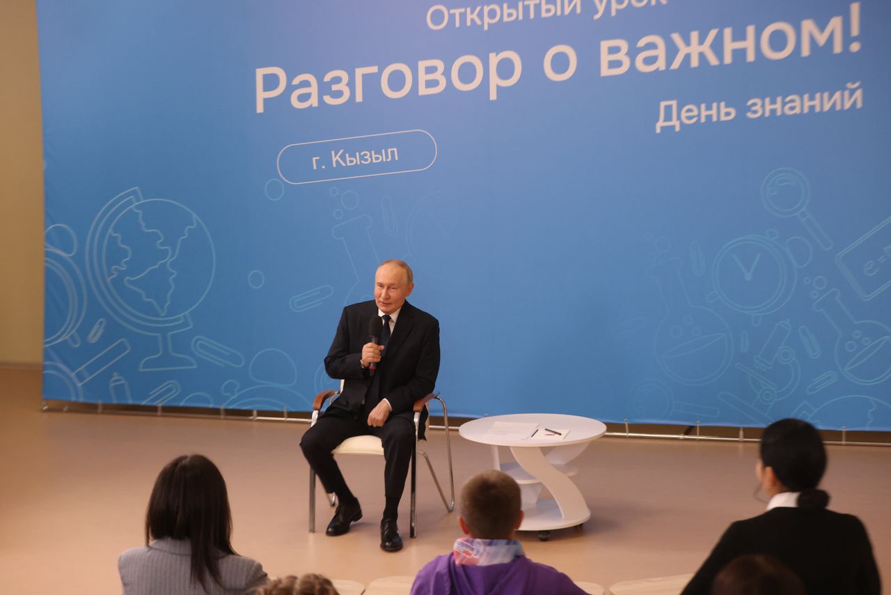 Putin reveals family speaks Chinese during informal Tuva visit