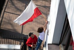 Dzień Flagi Rzeczypospolitej Polskiej 2 maja. Co to za święto i czy jest wolne od pracy?