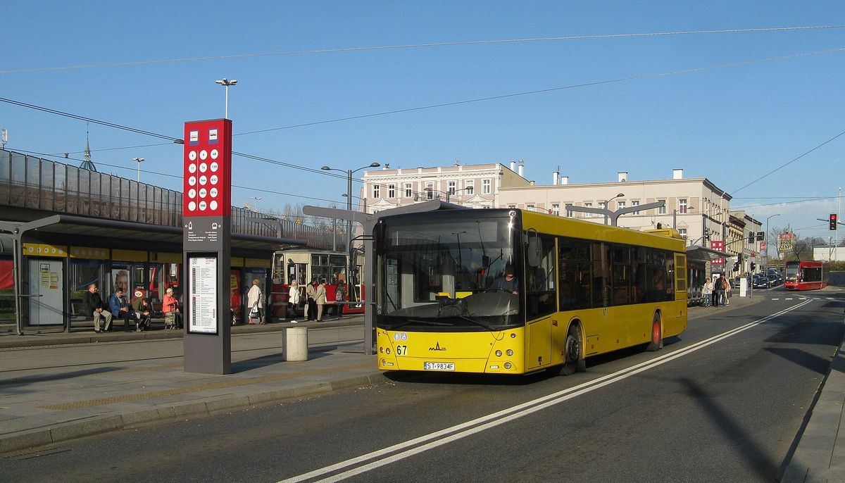 Autobus w Chorzowie. Zdjęcie ilustracyjne