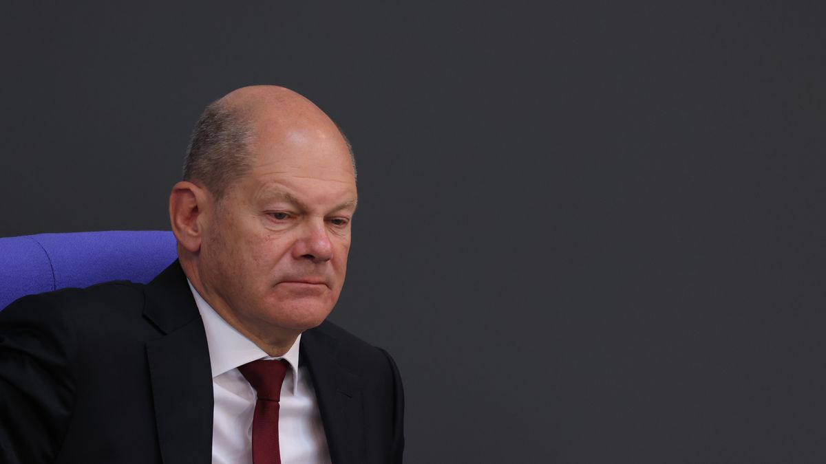 Bundestag Debates Federal Budget As Energy And Inflation Dominate Policy Strategies
BERLIN, GERMANY - SEPTEMBER 07: German Chancellor Olaf Scholz attends debates at the Bundestag over the next federal budget and current government policies on September 07, 2022 in Berlin, Germany. Germany is facing deep challenges stemming from Russia's ongoing war in Ukraine, including the need to pivot away from its heavy reliance on Russian energy imports and coping with the social reverberations of current high inflation. (Photo by Sean Gallup/Getty Images)
Sean Gallup