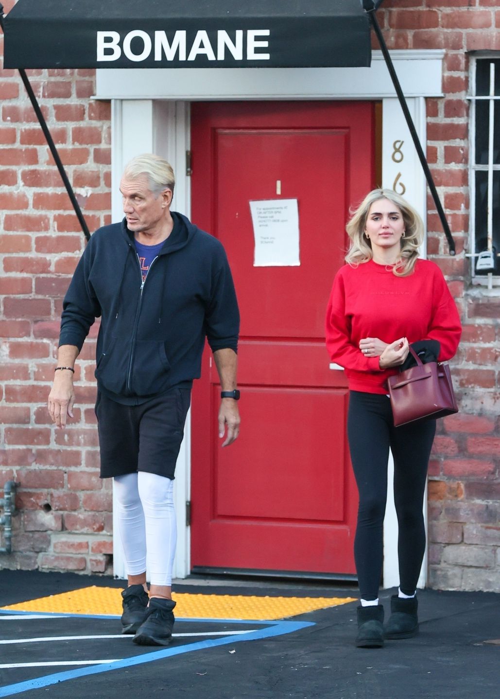 Dolph Lundgren i jego żona opuszczają salon fryzjerski