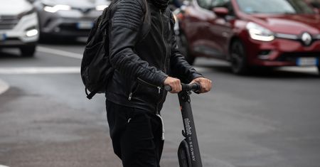 Narcyz jest zamknięty w bańce. "Tak naprawdę nie wie, kim jest"