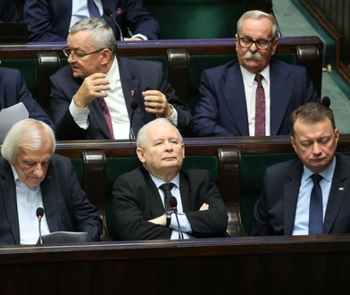 PiS konsekwentnie zmienia debatę o UE w karykaturę [OPINIA]
