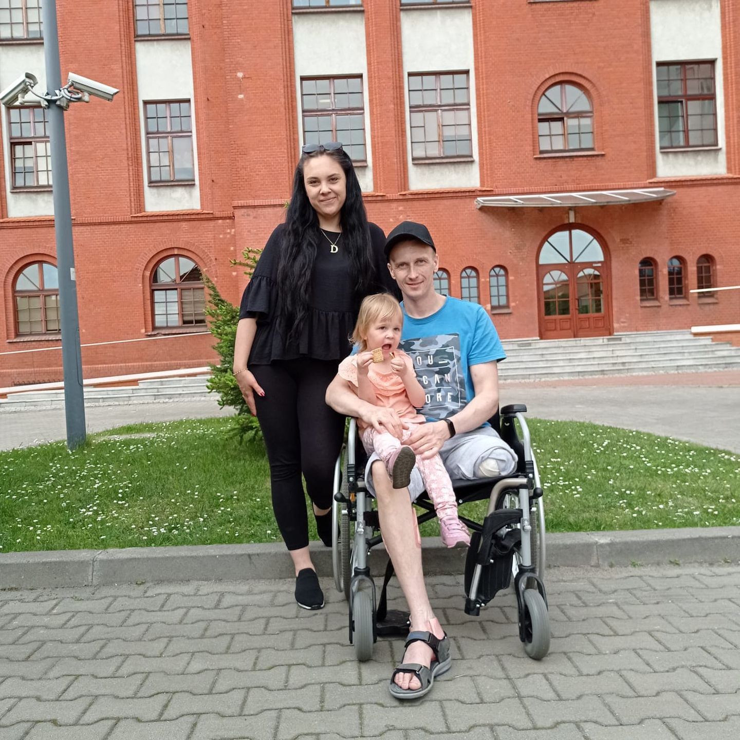 Dawid Barcik z żoną Martą i córką