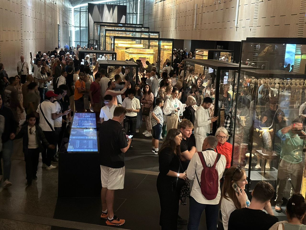 Wielka duma Egiptu nareszcie otwarta. 2 tys. zwiedzających w godzinę