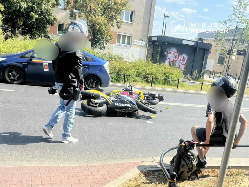 Warszawa: Zderzenie czołowe dwóch motocyklistów na Bródnie. Jeden trafił do szpitala