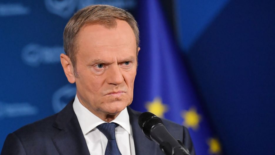 Tusk ostrzega przed polexitem. "Wyprowadzają Polskę z Unii Europejskiej"