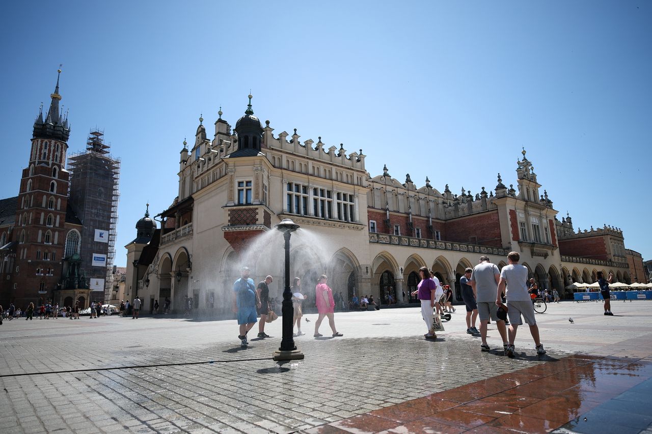 Do 36°C i silne porywy wiatru. IMGW ostrzega przed upałami i burzami