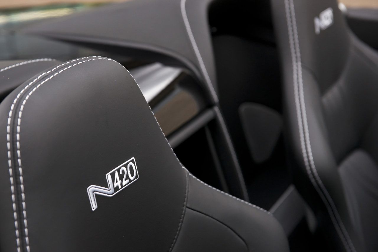 Aston Martin V8 Vantage N420 Roadster 13