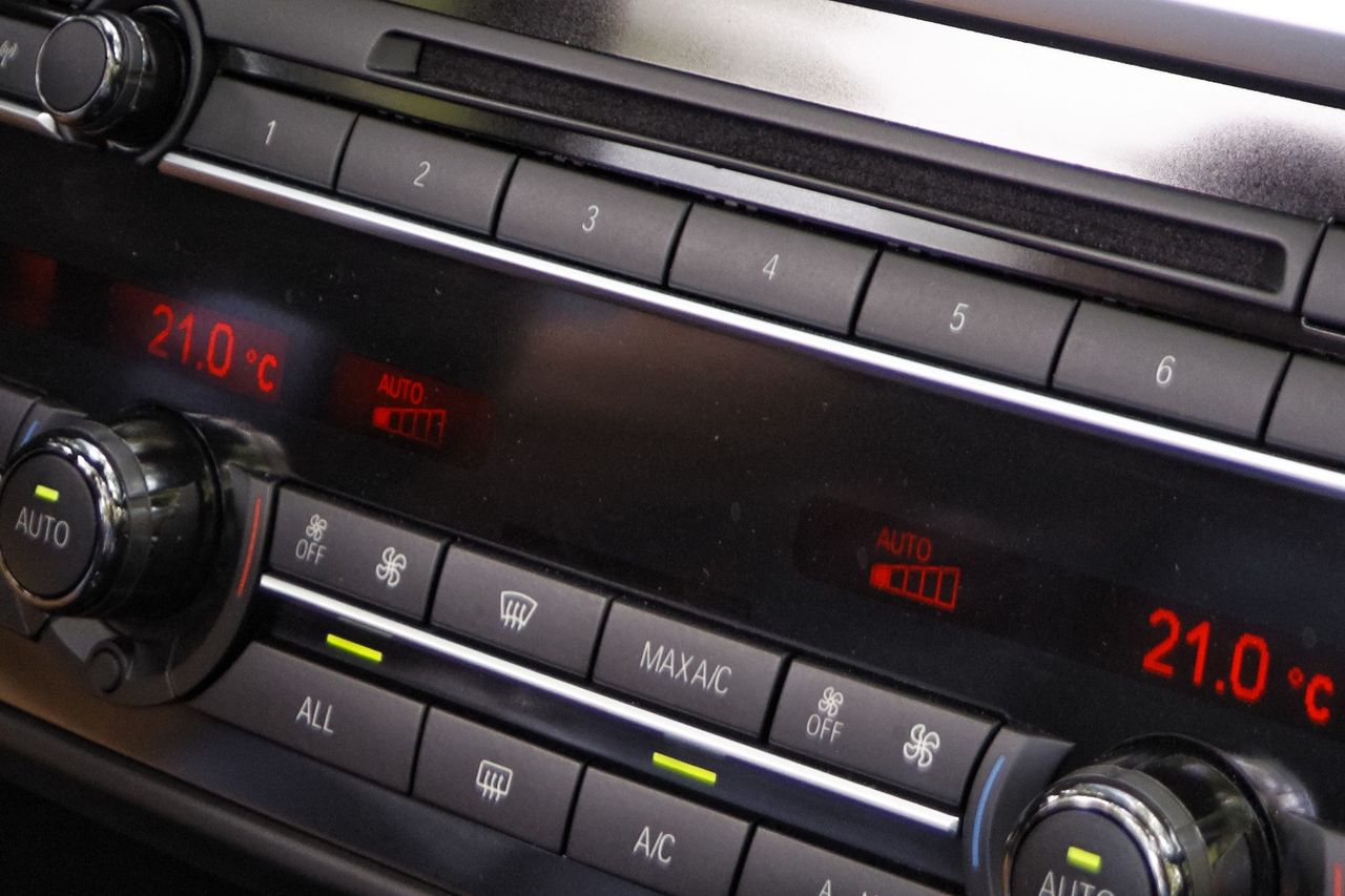 Śmierdzący problem z klimatyzacją. Pozbędziesz się go stosując zasadę 5 minut