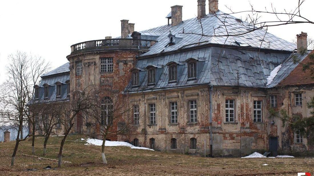 Wokół pałacu w Minkowskiem (na zdjęciu) niedaleko Namysłowa naziści mieli ukryć swoje skarby w czasach drugiej wojny światowej - podają angielskie tabloidy.