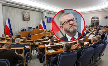 "Haniebne zaprzeczenie". Senat uderzył w Grzegorza Brauna