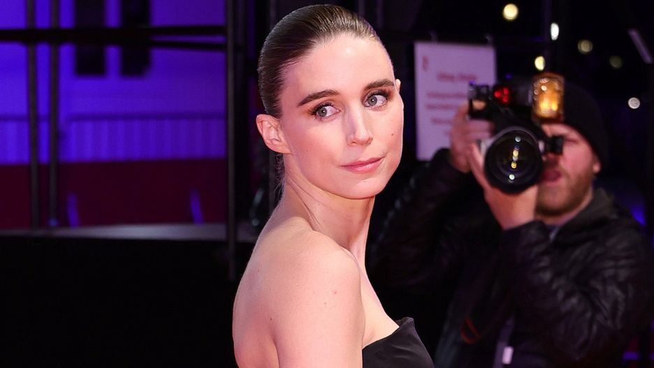 "La Cocina" Premiere - 74th Berlinale International Film Festival
BERLIN, GERMANY - FEBRUARY 16: Rooney Mara attends the "La Cocina" premiere during the 74th Berlinale International Film Festival Berlin at Berlinale Palast on February 16, 2024 in Berlin, Germany. (Photo by Andreas Rentz/Getty Images)
a