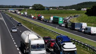 Katowice: Wakacje w pełni, a na autostradzie A4 wszędzie roboty drogowe. Kolejne utrudnienia na trasie do Krakowa