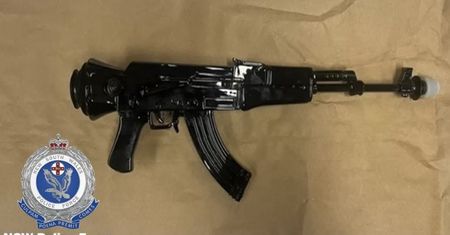 Alarm w Sydney. Został aresztowany za nietypową fajkę wodną
