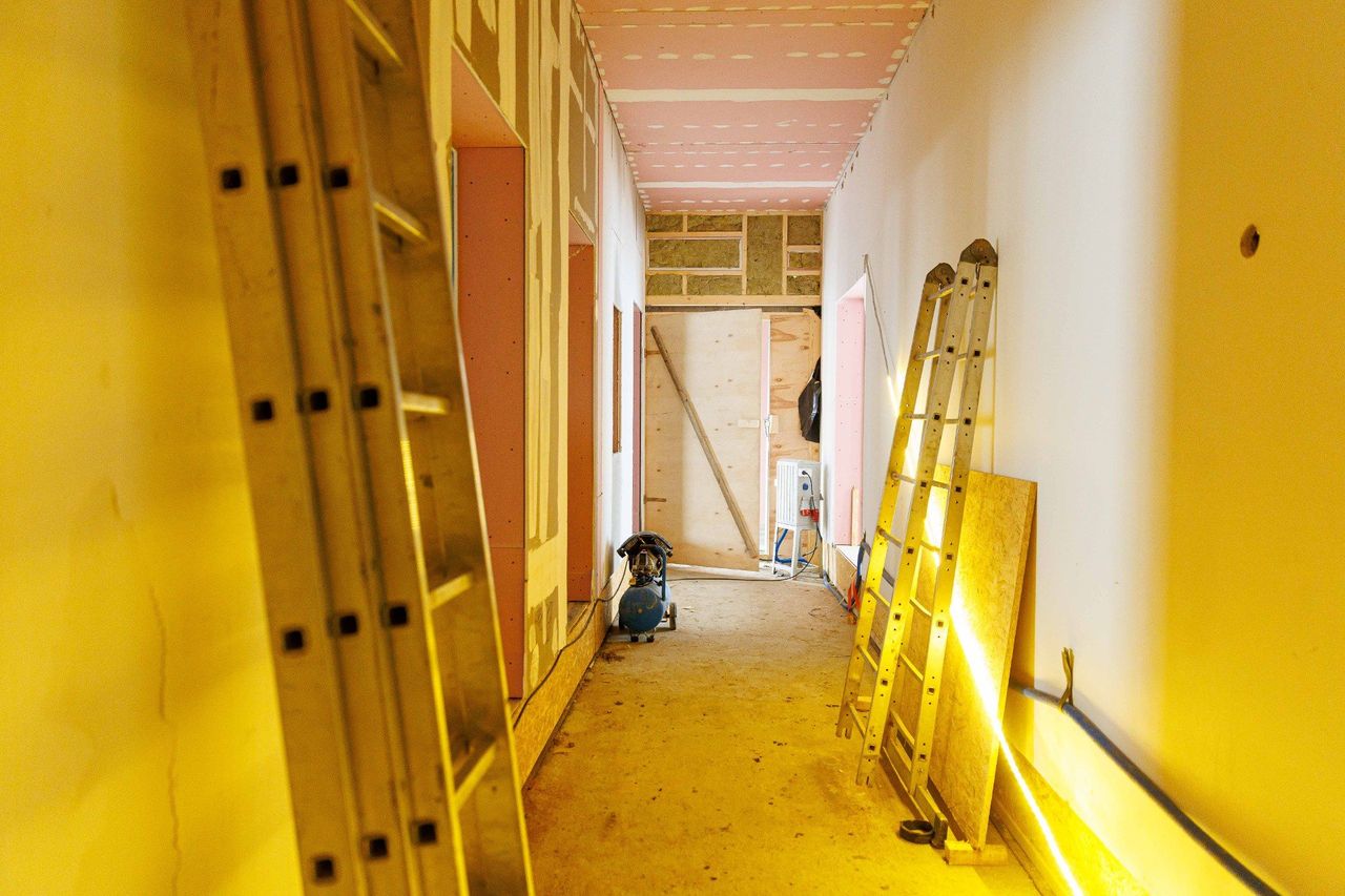 Gdańsk: Mężczyzna wpadł do powstającego szybu windy