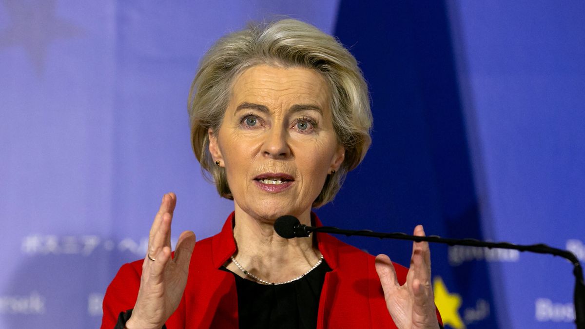 President of the European Commission, Ursula von der Leyen attends a press conference following a meeting in Sarajevo, Bosnia and Herzegovina, 23 January 2024. The visit comes after EU leaders in December 2023 agreed to open accession negotiations with Bosnia and Herzegovina, once criteria of accession will be achieved. EPA/FEHIM DEMIR Dostawca: PAP/EPA.
