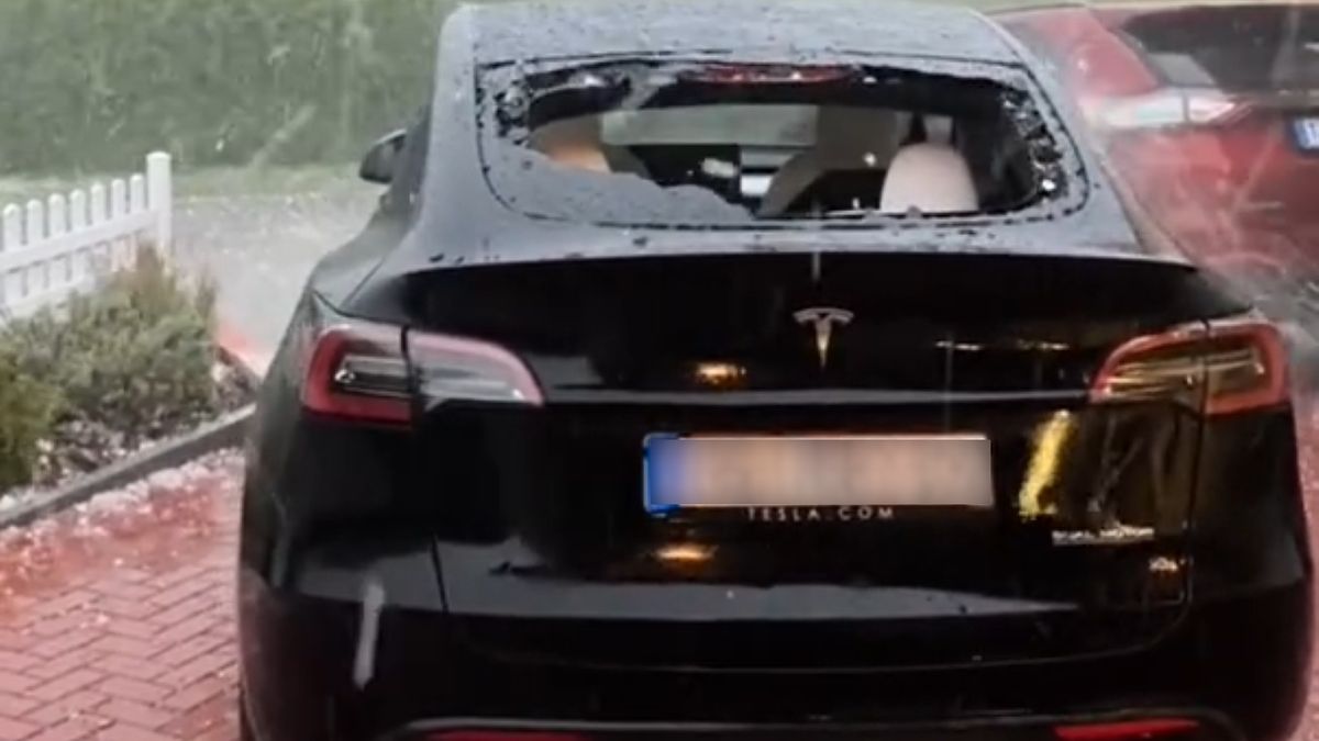 Tak wygląda Tesla po gradobiciu 
