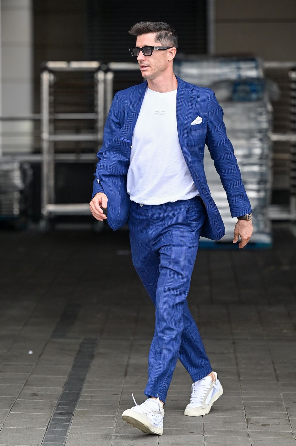 Wystrojeni piłkarze szpanują markowymi dodatkami na zgrupowaniu