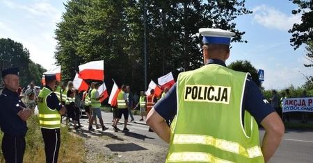 Zablokowali drogę na Hel. Rybacy mają dosyć