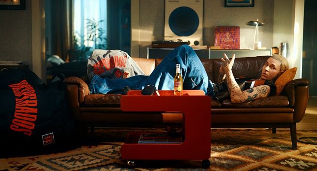 Tymek śpiewa "Bierz co chcesz" w reklamie Desperadosa