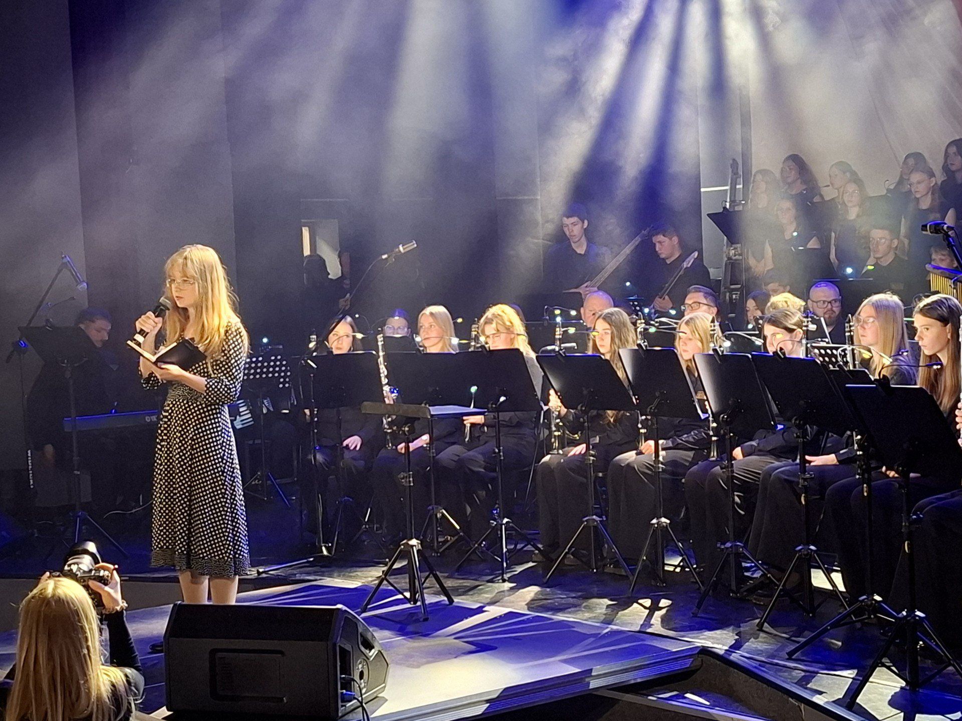 Chór Fermata z Zielonek i Orkiestra Dęta Przyszłość z Niegardowa wystąpiły w Proszowicach