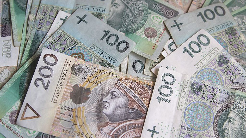 Polish zloty slides to three-month low, Poland
Polish PLN (Polski zloty) fell to a 3 month low vs Euro and US Dollar, today on May 23rd. Financiers say that zloty was hit by an escalating conflict of the government with the constitutional court and expectations that the U.S. Federal Reserve might soon raise rates. Pictured: Polish zloty (PLN) banknotes (Photo by Michal Fludra/NurPhoto via Getty Images)
NurPhoto
poland, polish note, polish notes, pln, polish zloty, polish money, money, coins, zloty and euro, euro note, euro notes, crisis, 100 pln, 100 zlotych, zloty, pln notes, pln note, zlotys