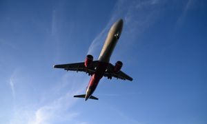 Eskortowały go myśliwce. Wszystko przez "żart"