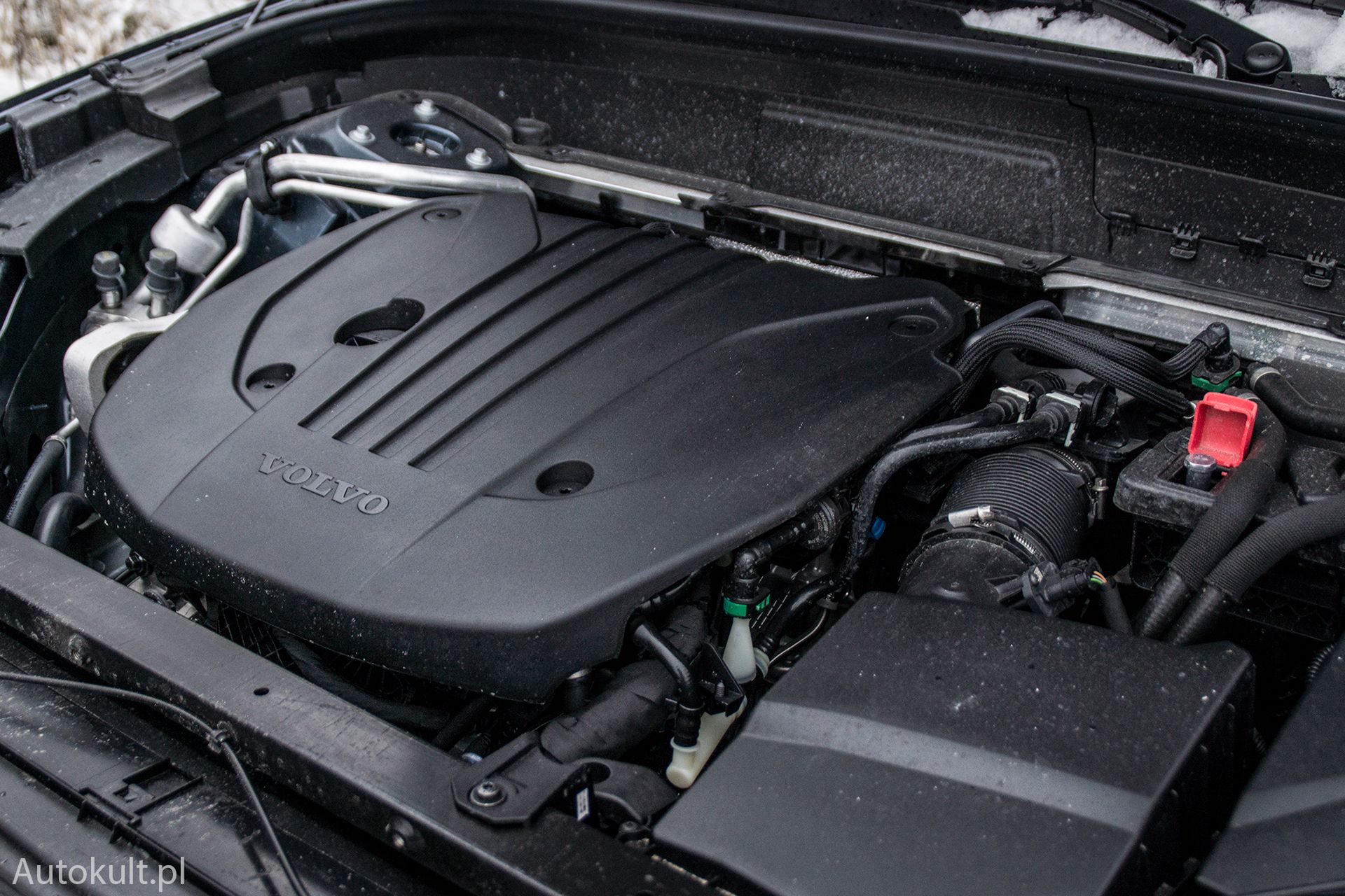 Volvo XC60 B4 face lifting (2022)