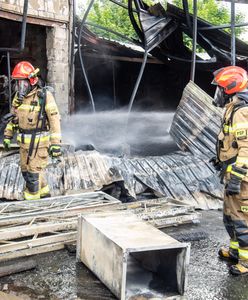 Świecie. Pożar w fabryce styropianu. Kłęby dymu nad miastem