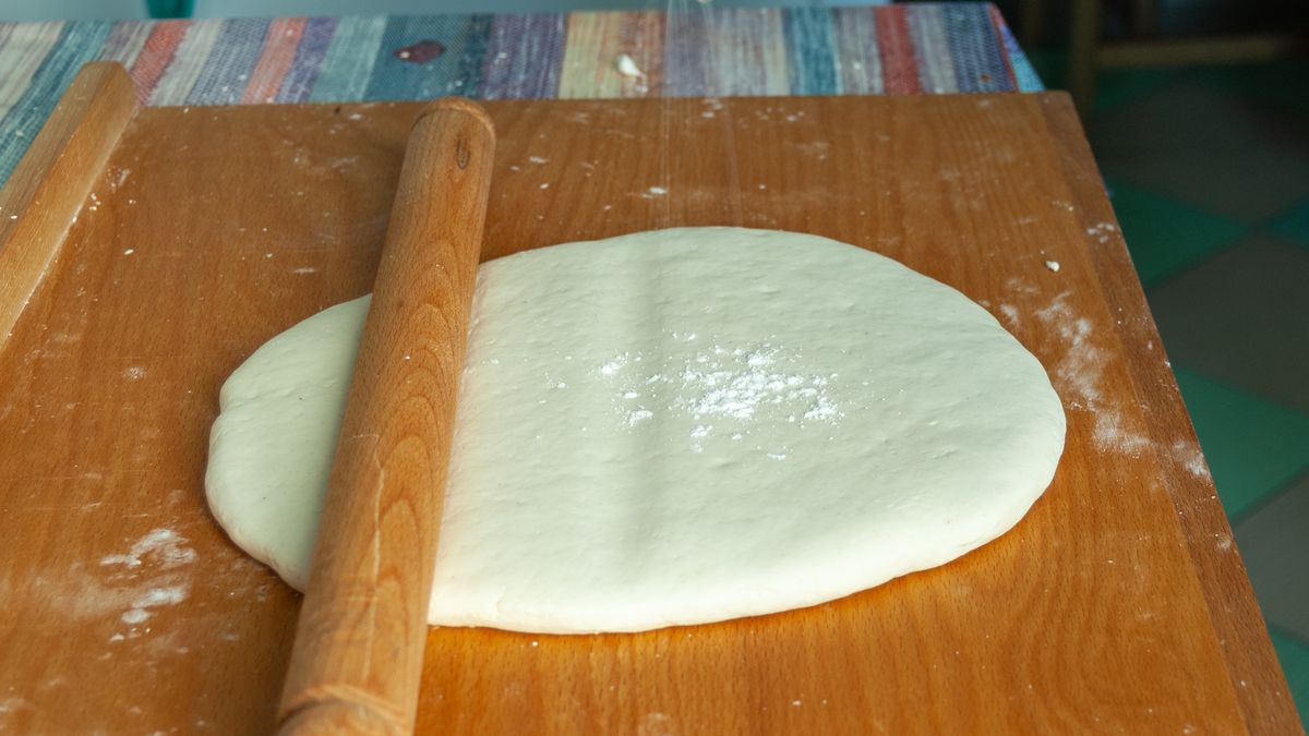 Jak zrobić ciasto na pizze?
