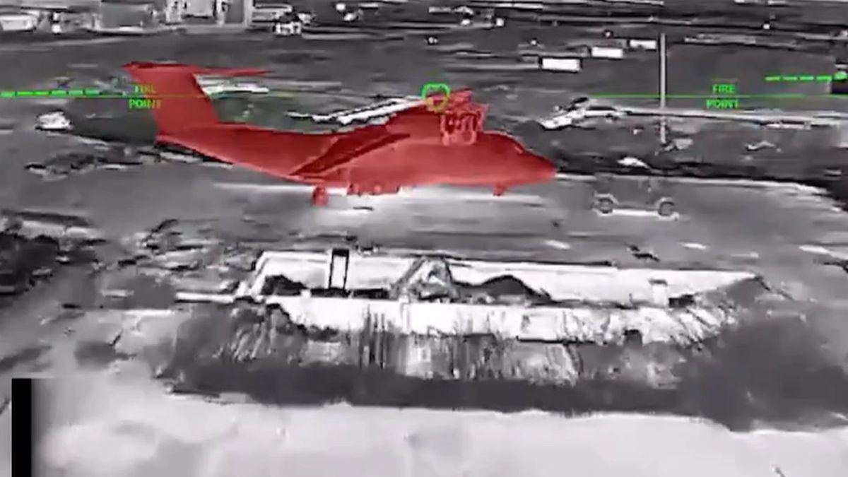  An-72P na chwilę przed trafieniem