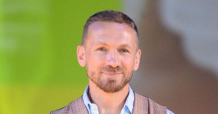 Przemek Kossakowski apeluje: "Nie róbcie sobie tatuaży, to jest koszmarnie bolesne"