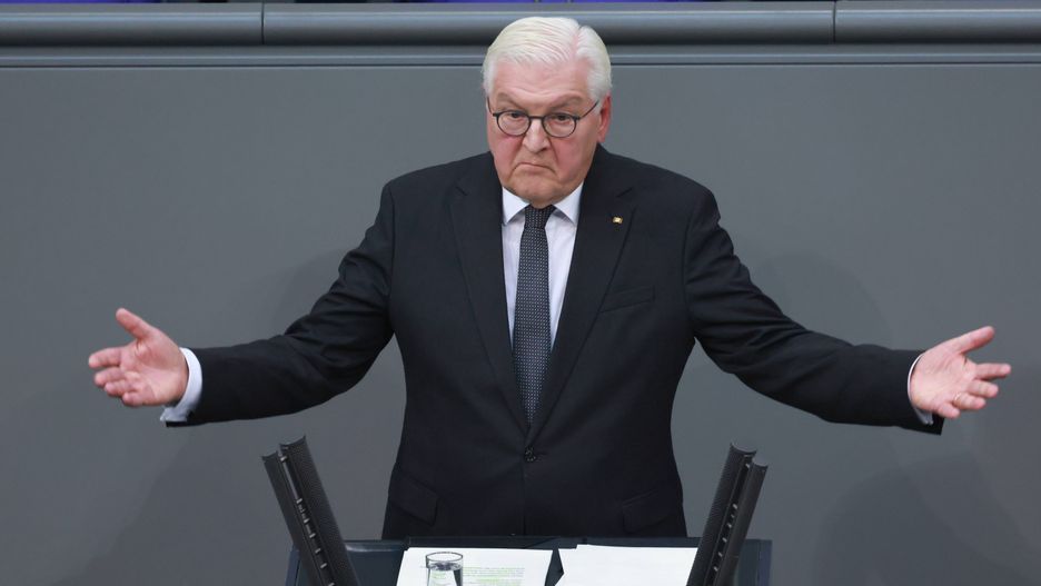 Hour of commemoration in the Bundestag for victims of National Socialism in Berlin
epa11860044 German President Frank-Walter Steinmeier speaks during a commemoration ceremony for the victims of the National Socialism at the German parliament 'Bundestag' in Berlin, Germany, 29 January 2025. German President Frank-Walter Steinmeier and Holocaust survivor from Odessa, Ukraine, Roman Schwarzman are expected to deliver speeches, during the commemorative event.  EPA/CLEMENS BILAN 
Dostawca: PAP/EPA.
CLEMENS BILAN
national socialism, commemoration, bundestag, germany