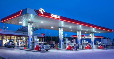 Czy na stacjach pojawi się informacja od rządu? Chodzi o zmiany cen paliw