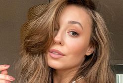 Izabella Krzan wije się zmysłowo... przy odkurzaczu.