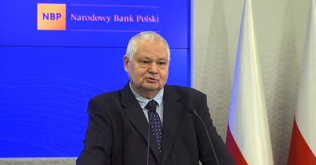 Prezes NBP uczula klientów na cyberataki. Ma rozwiązanie