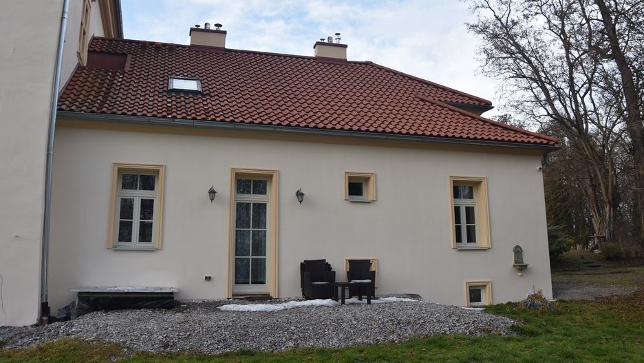 Dwór w Jakubowicach został uratowany przed zniszczeniem