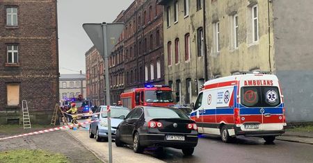 Świętochłowice. Zawaliła się część kamienicy. W akcji ekipa poszukiwawcza z psami